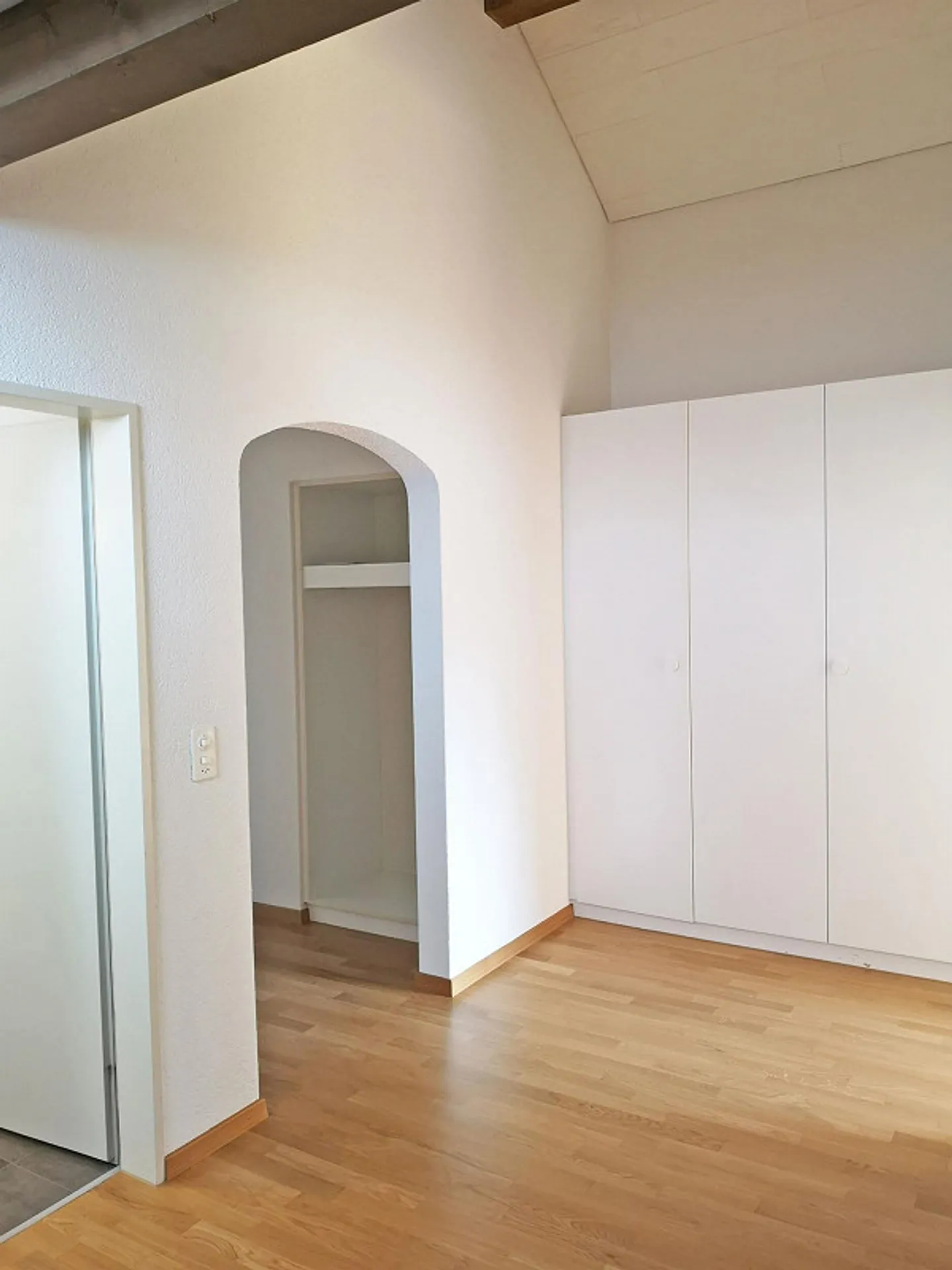 Appartamento mansardato con camino - Foto 6 di 7