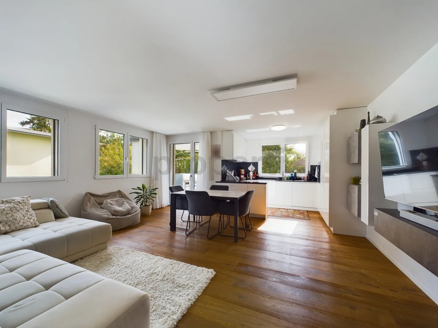 Ideal für junge Familien und Paare: Moderne 4.5-Zimmer-Wohnung mit Wohlfühlfaktor! - Foto 4 von 11