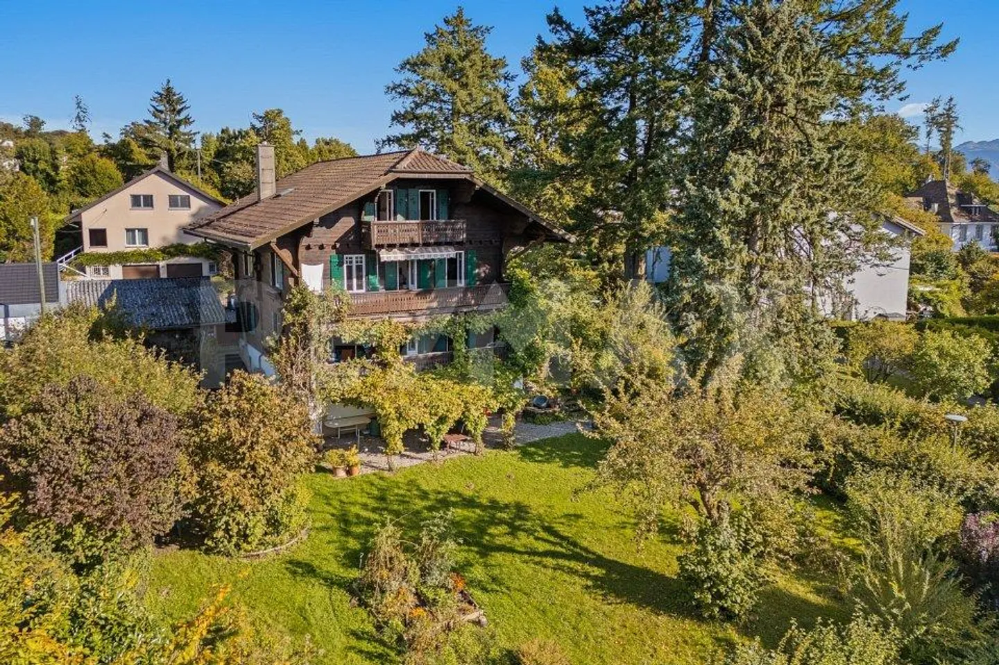 11,5-Zimmer-Haus - Foto 1 von 13