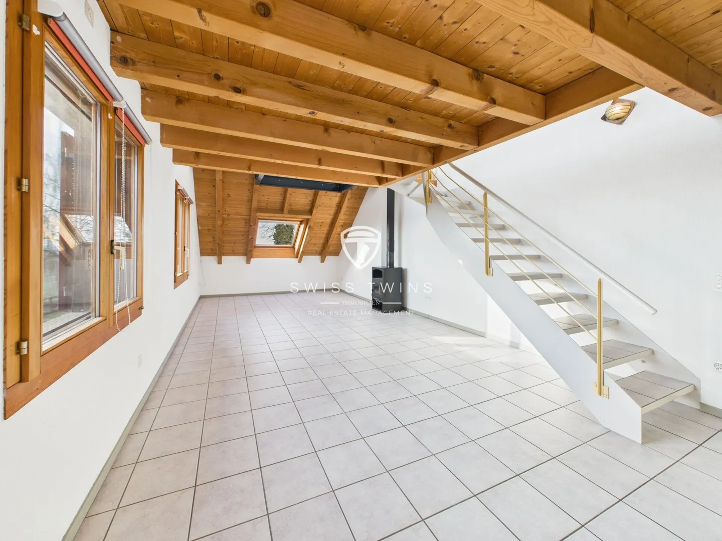 Charming 2.5-room maisonette apartment in a quiet, green environment - Photo 1 of 11