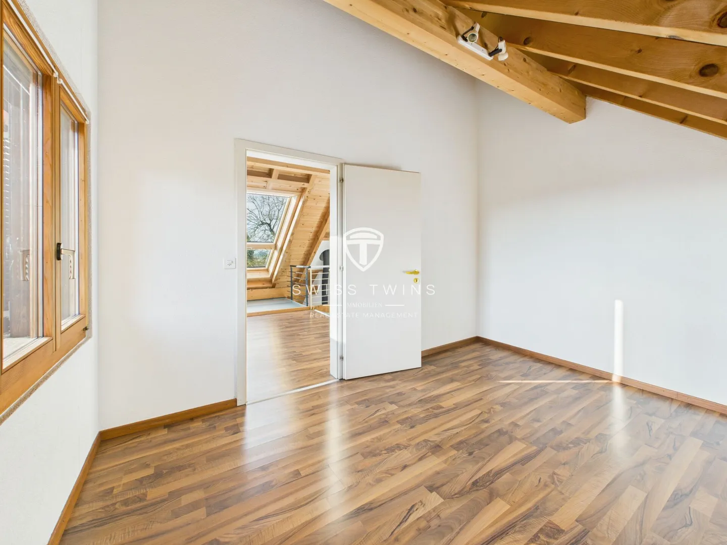 Charming 2.5-room maisonette apartment in a quiet, green environment - Photo 9 of 11