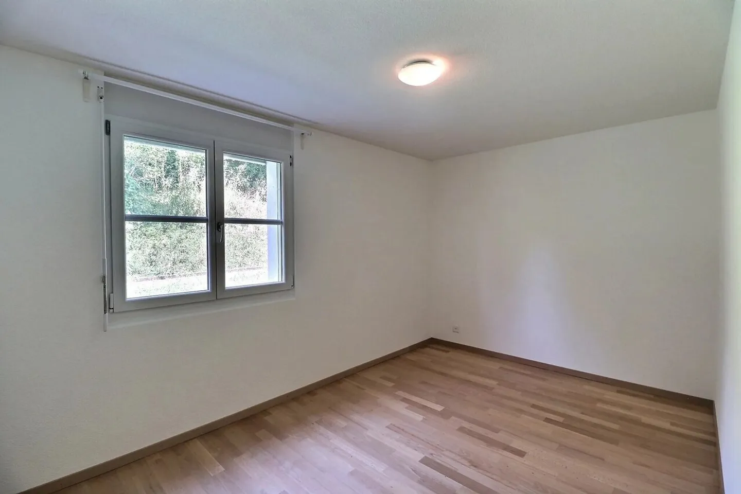 Appartamento spazioso e luminoso con terrazza e giardino - Foto 12 di 13