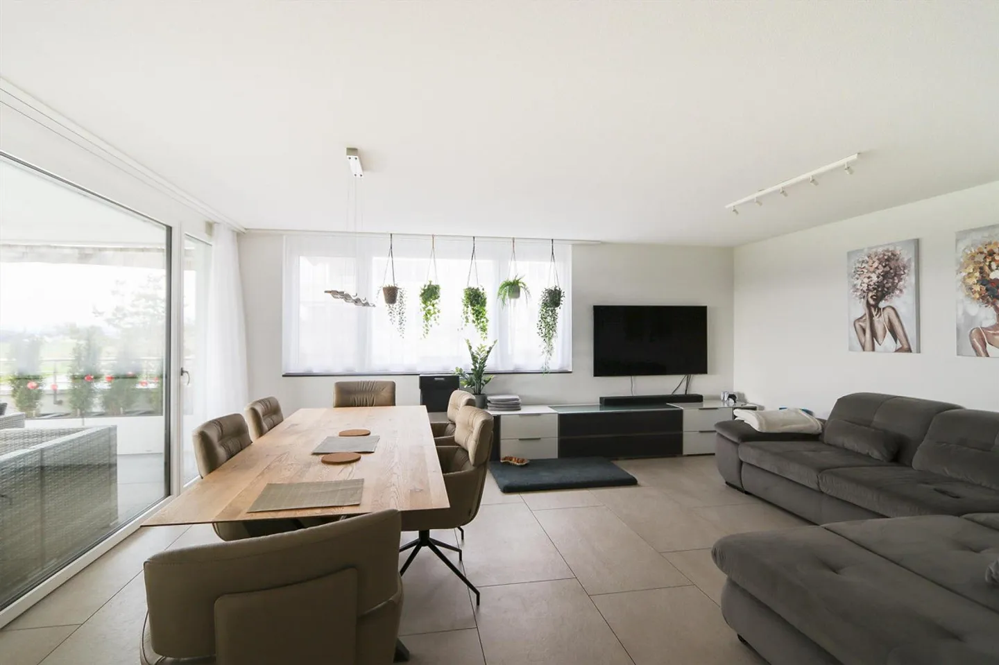 Geräumige Familienwohnung in Mettmenstetten - Foto 1 von 13