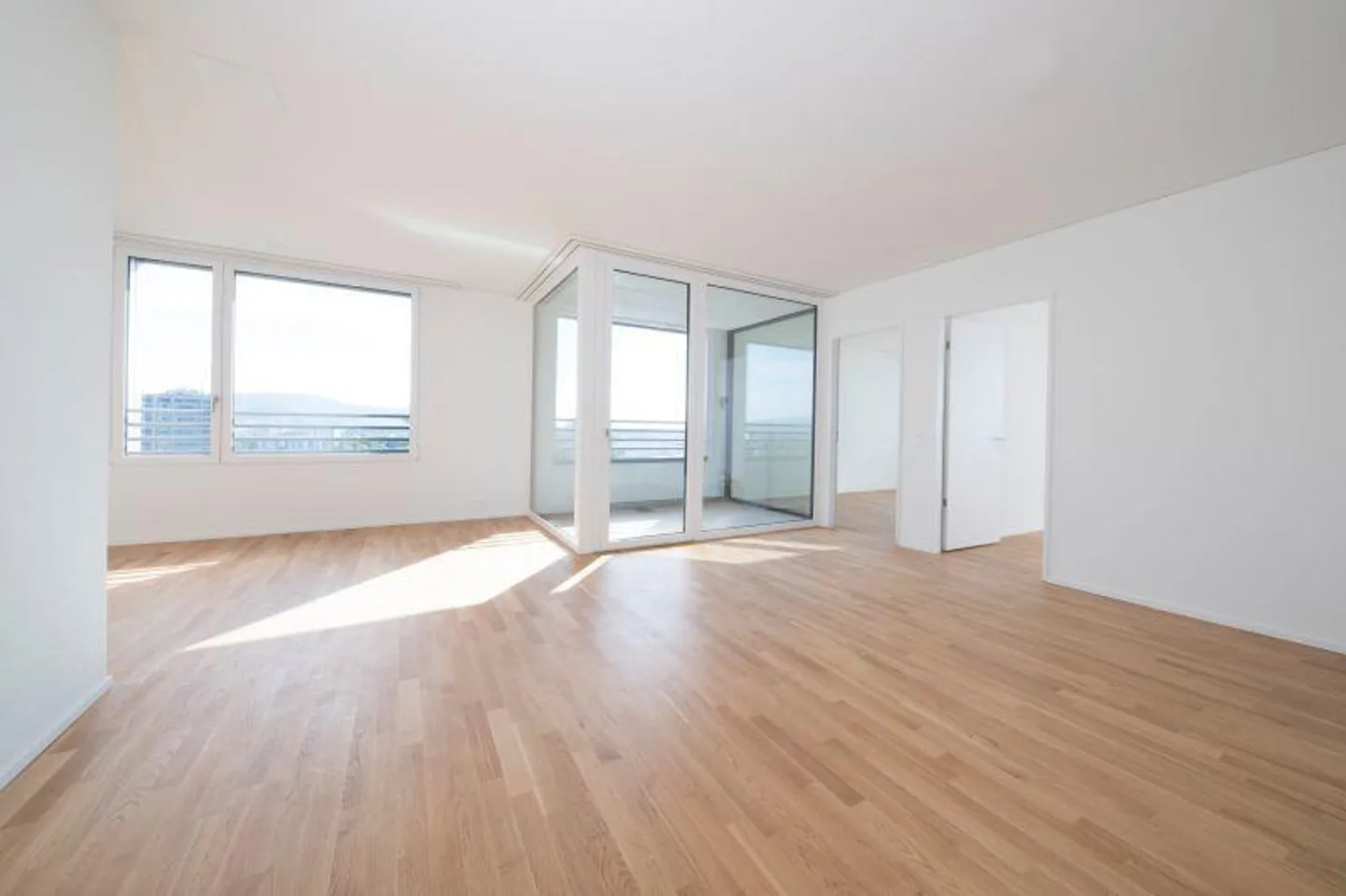3.5 Room Apartment on the 6th Floor - Photo 3 of 5