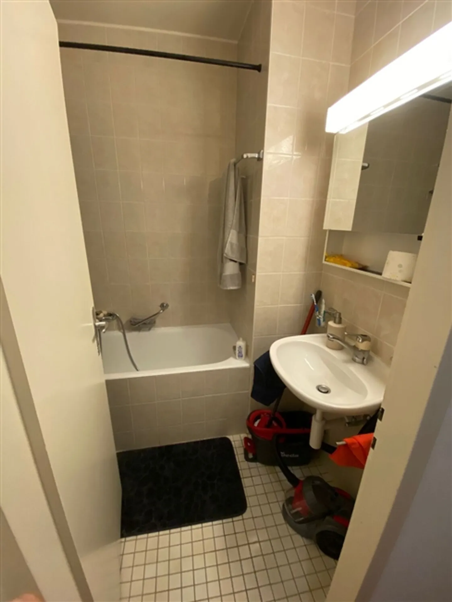 STUDIO IN LAUSANNE - CITY CENTER, FURNISHED, FIXED TERM - Photo 4 of 6