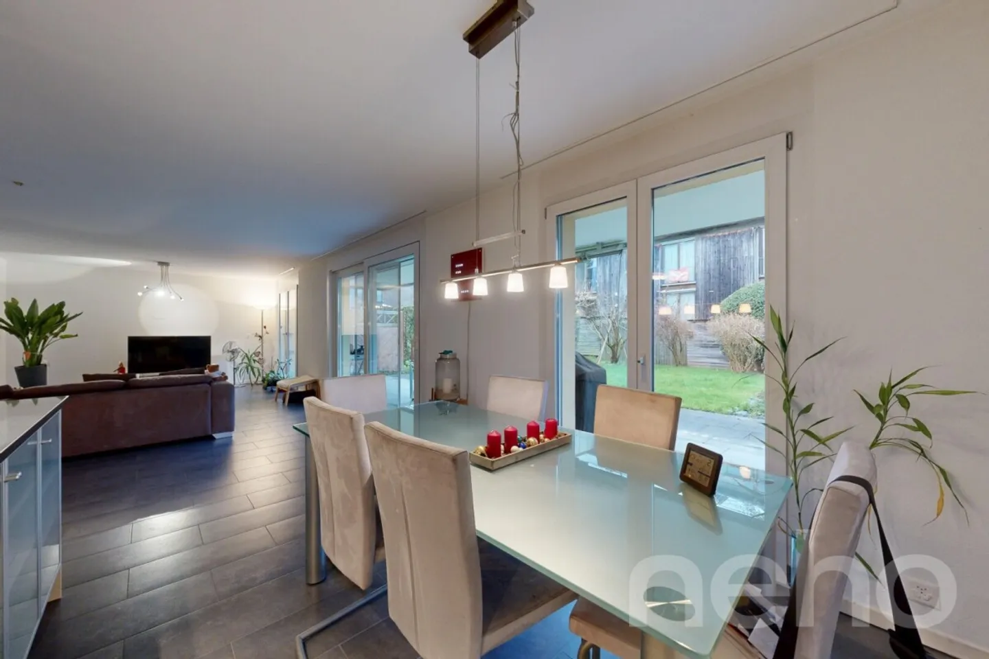 Moderno appartamento duplex con giardino di 4.5 locali a Stäfa - Foto 3 di 12