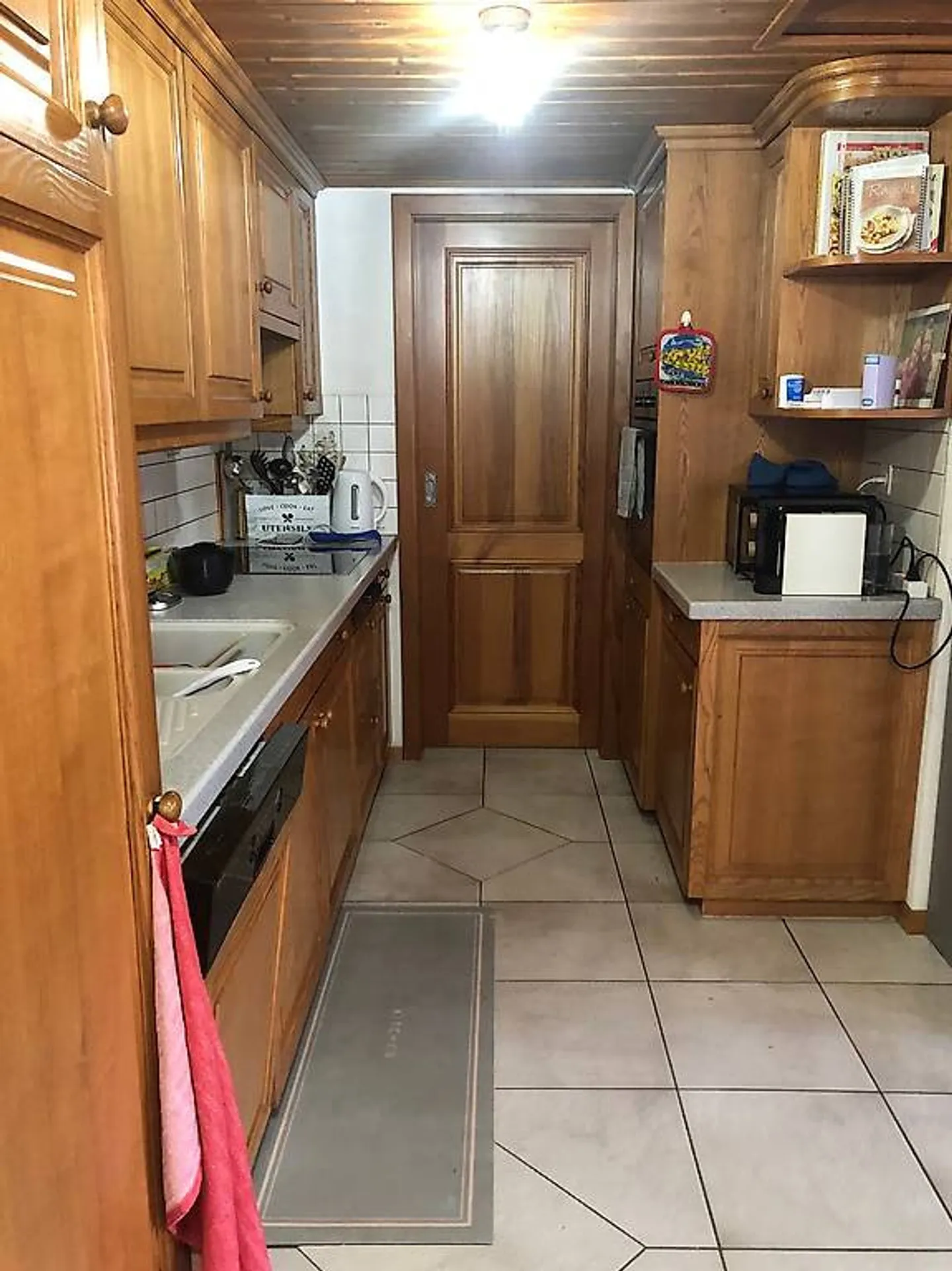 Charming 3-Room Bungalow - Photo 1 of 5