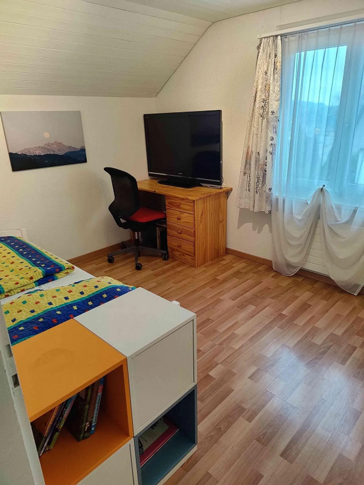 Single-family house in a child-friendly neighborhood - Photo 8 of 12