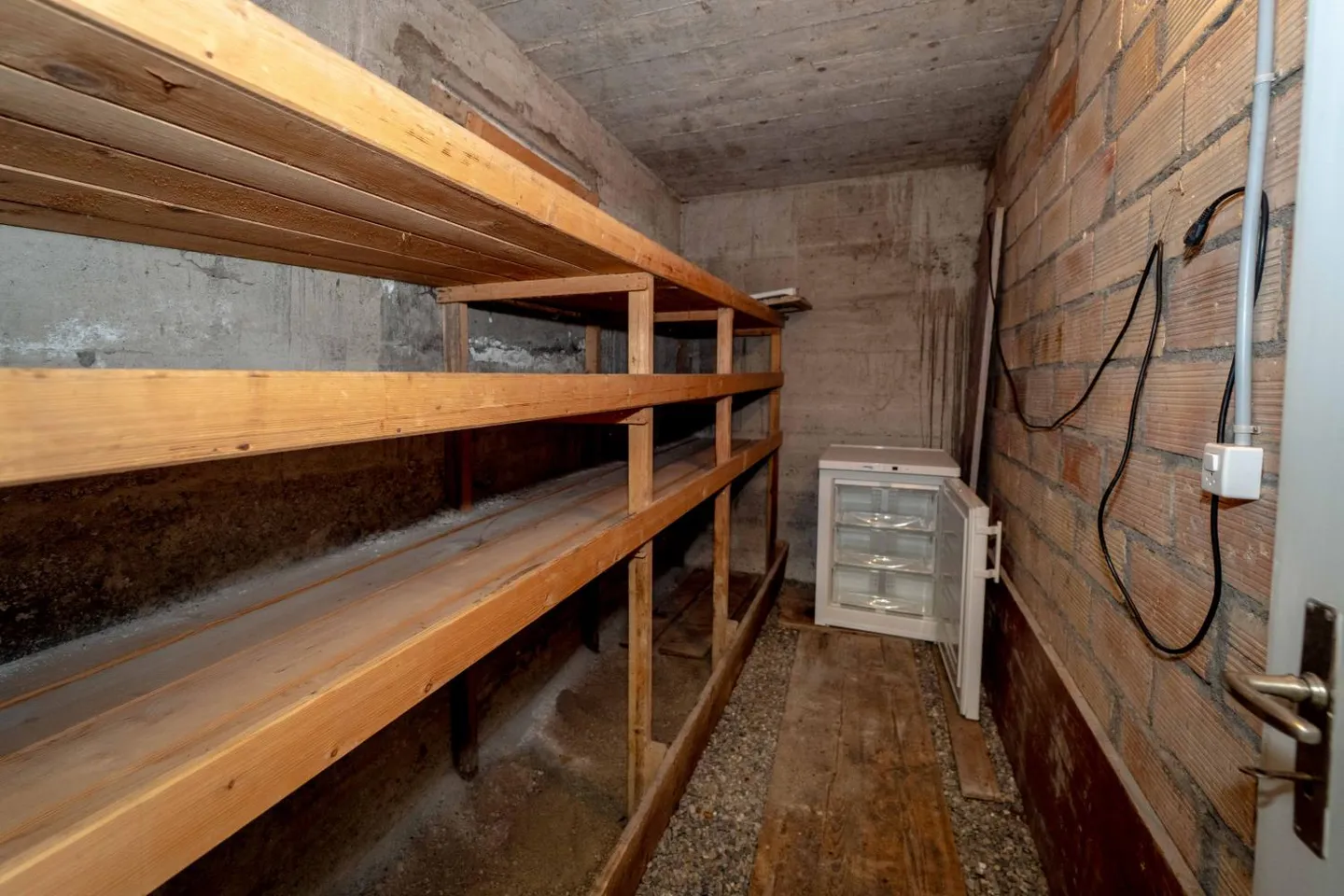 Residential Building - Photo 12 of 24