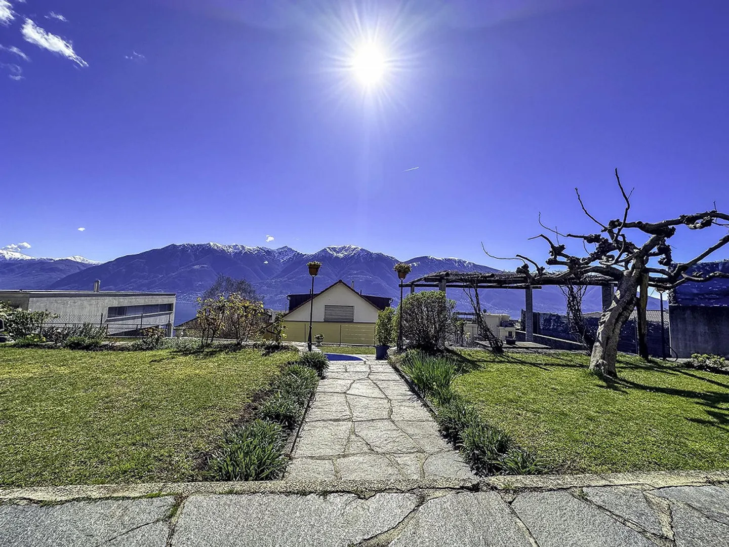 Appartement 3-1/2 pièces avec jardin et vue sur le lac - Photo 5 sur 22