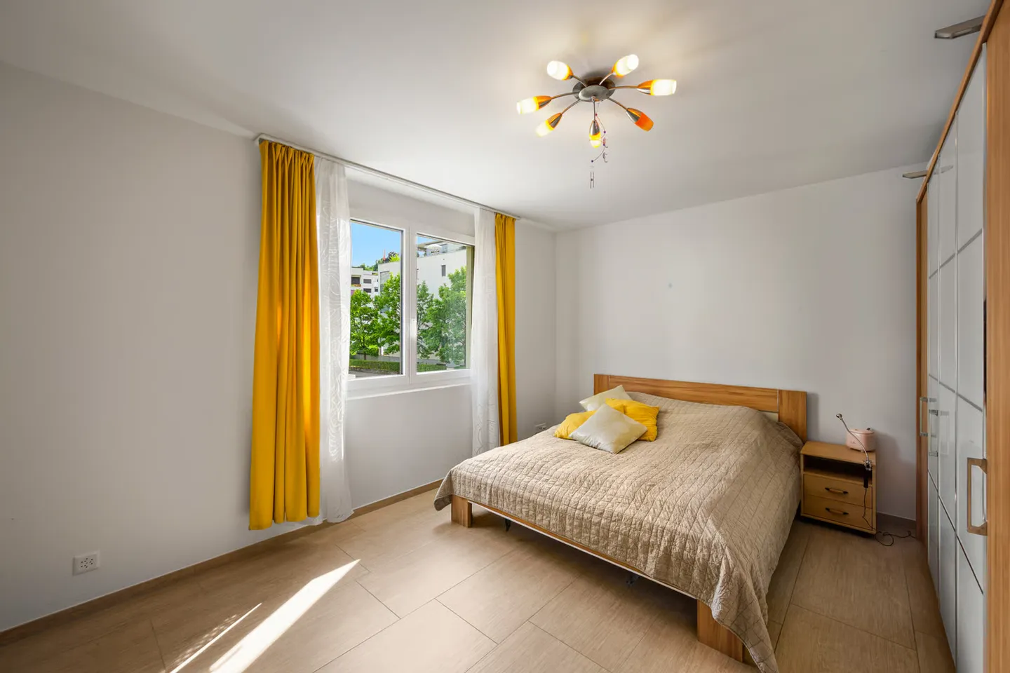 Nur wenige Schritte zum Bahnhof  Moderne 4.5-Zimmerwohnung mit hochwe - Foto 7 di 13