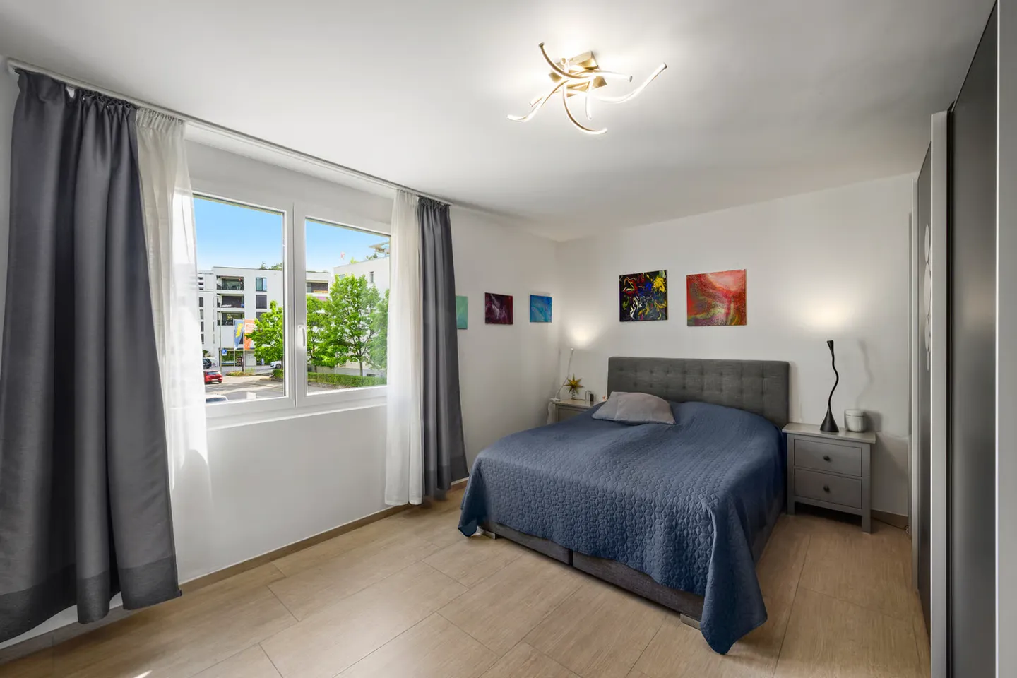 Nur wenige Schritte zum Bahnhof  Moderne 4.5-Zimmerwohnung mit hochwe - Foto 8 di 13