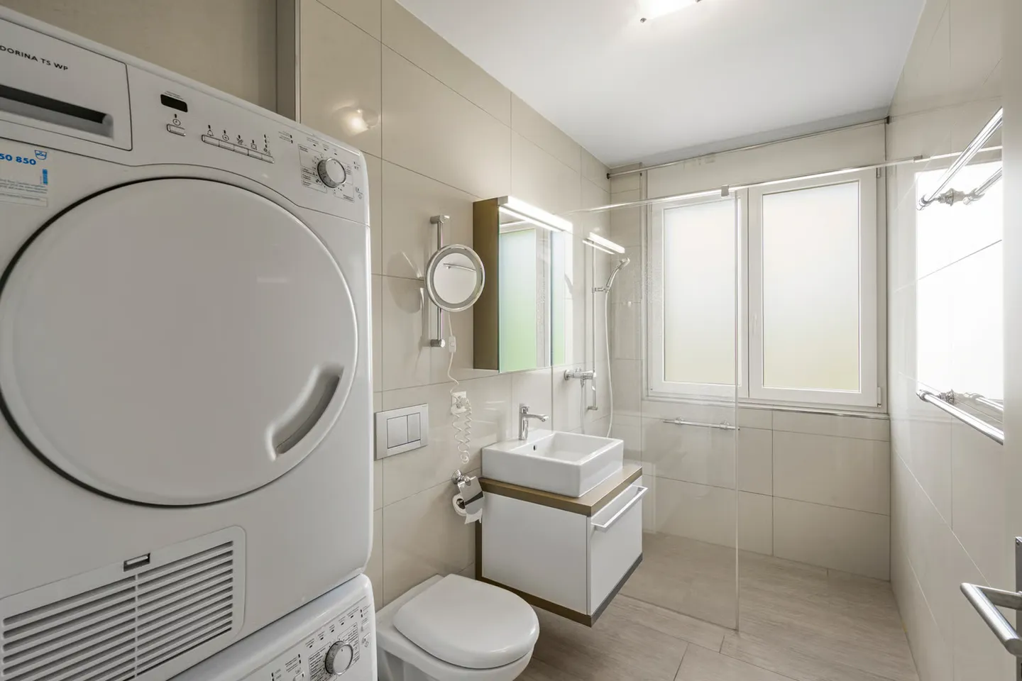 Nur wenige Schritte zum Bahnhof  Moderne 4.5-Zimmerwohnung mit hochwe - Foto 10 di 13
