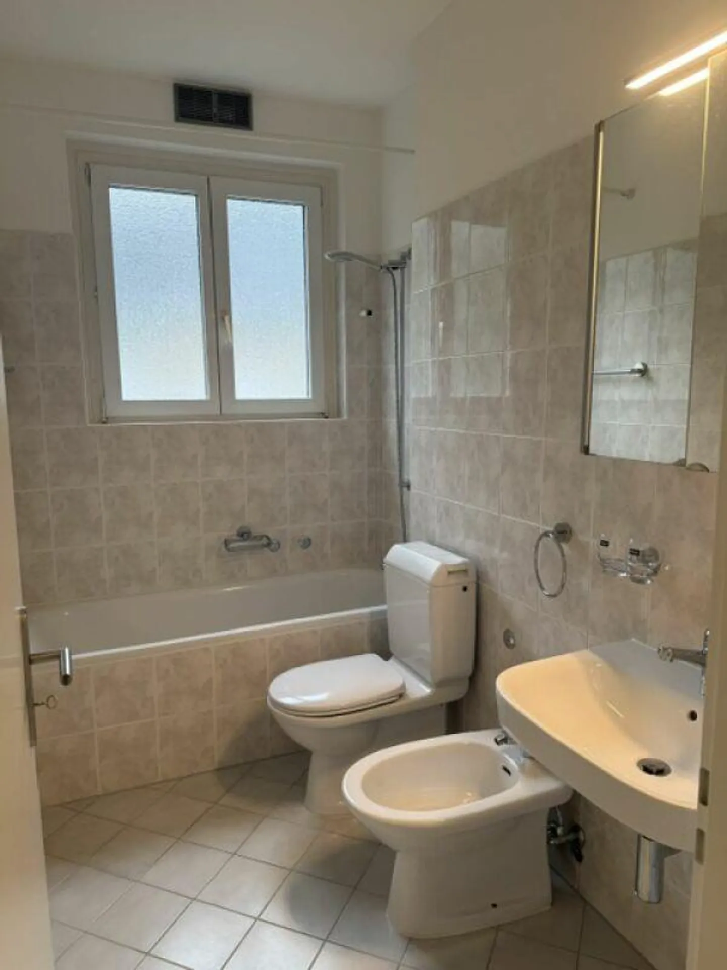 Wunderschöne 3.5 Zimmer in der Via Rompeda in Bellinzona - Foto 13 von 15