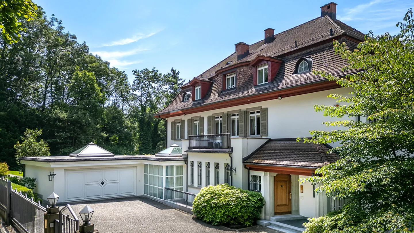 Herrschaftliches Anwesen an bester Lage am Zürichberg - Foto 2 von 5