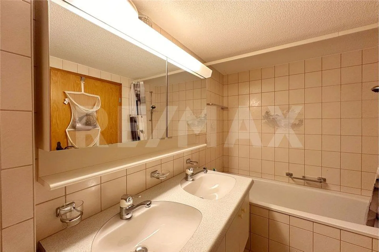 Feel Good on Two Floors, 4½-Room Maisonette with Gallery - Photo 6 of 13