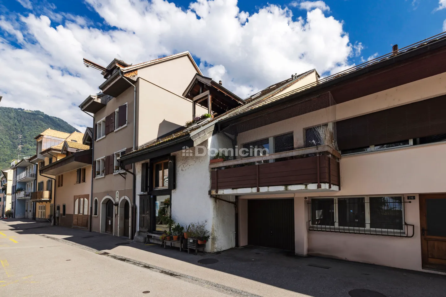 House "Coup de cœur" - Exceptional location just steps from the lake! - Photo 12 of 13