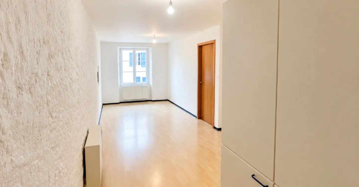 Appartamento 2.5 camere affascinante - Foto 3 di 12