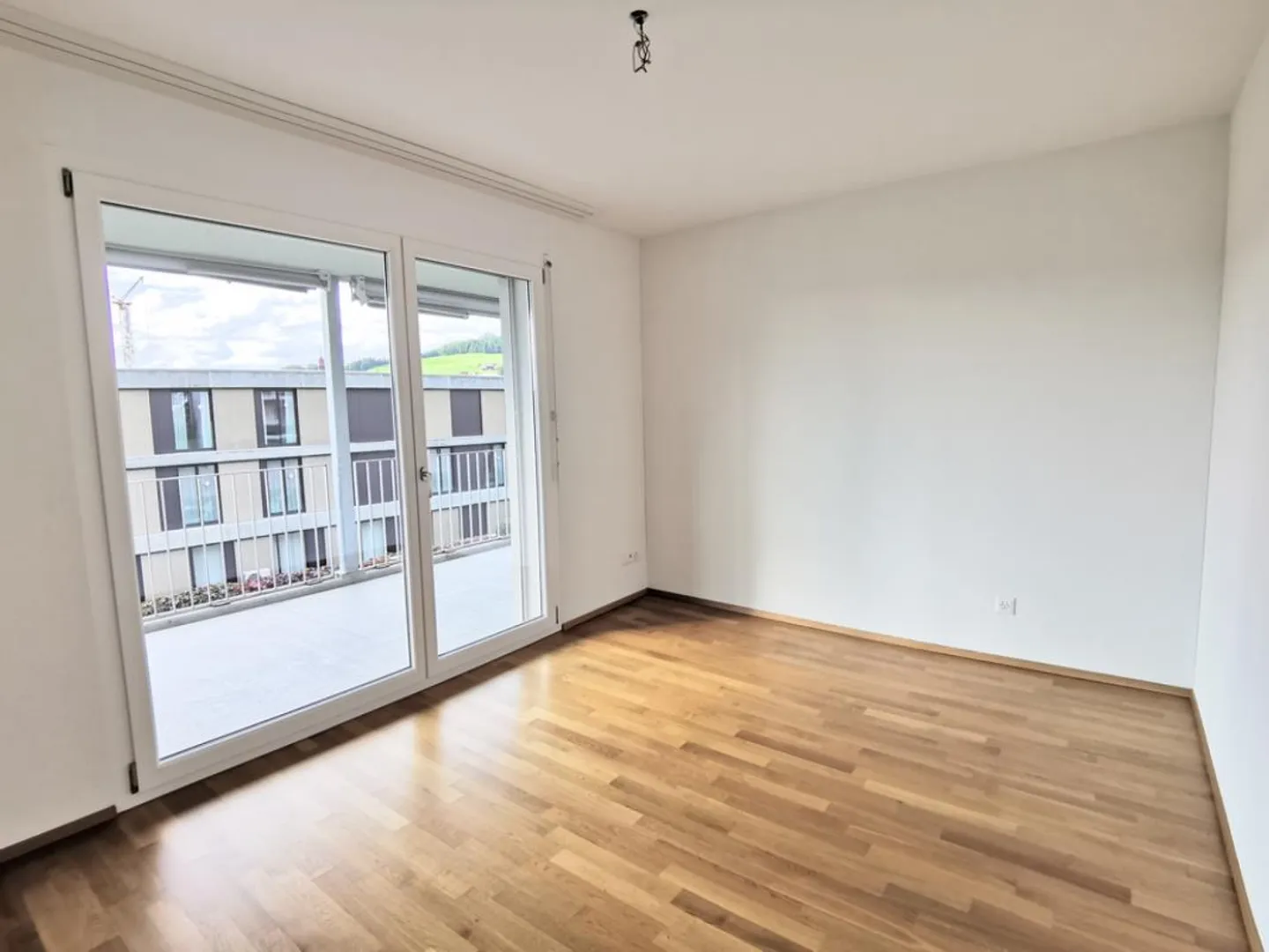 Modern apartment in a quiet location - Photo 4 of 5