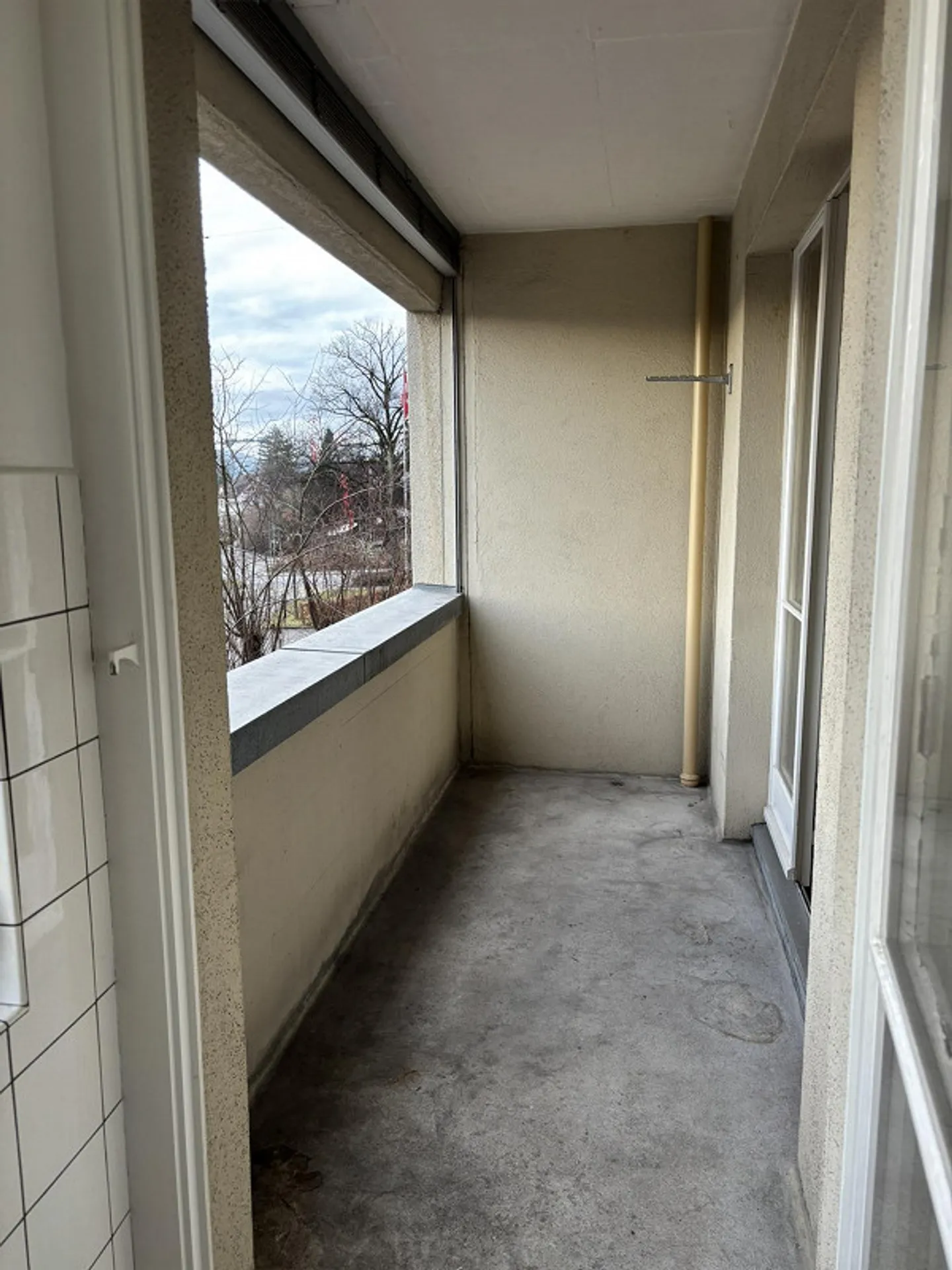 Modern Kitchen with Parking Option - Photo 6 of 7