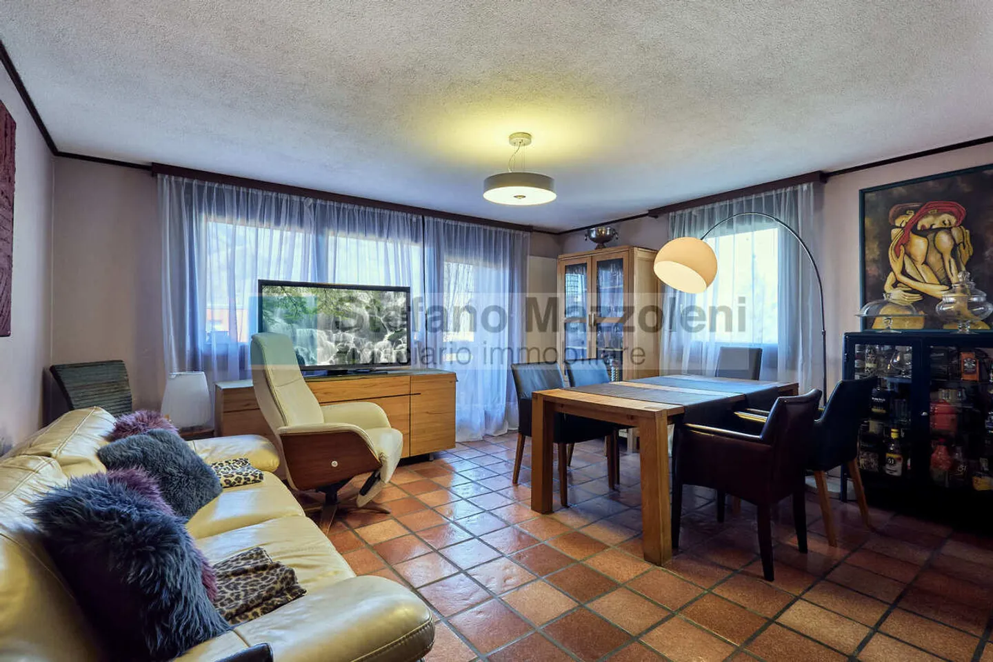 ARBEDO - À vendre un joli appartement mansardé de 2,5 pièces à Arbedo - Photo 3 sur 12