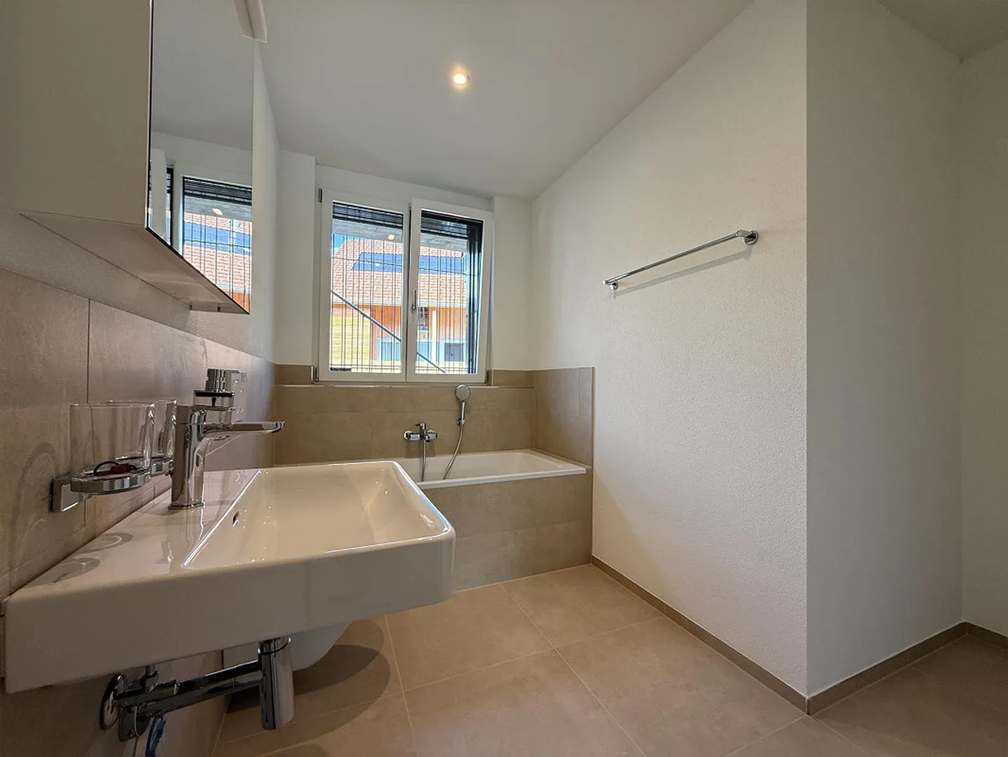 Newly built apartment in a green oasis with a wide view - Photo 7 of 8