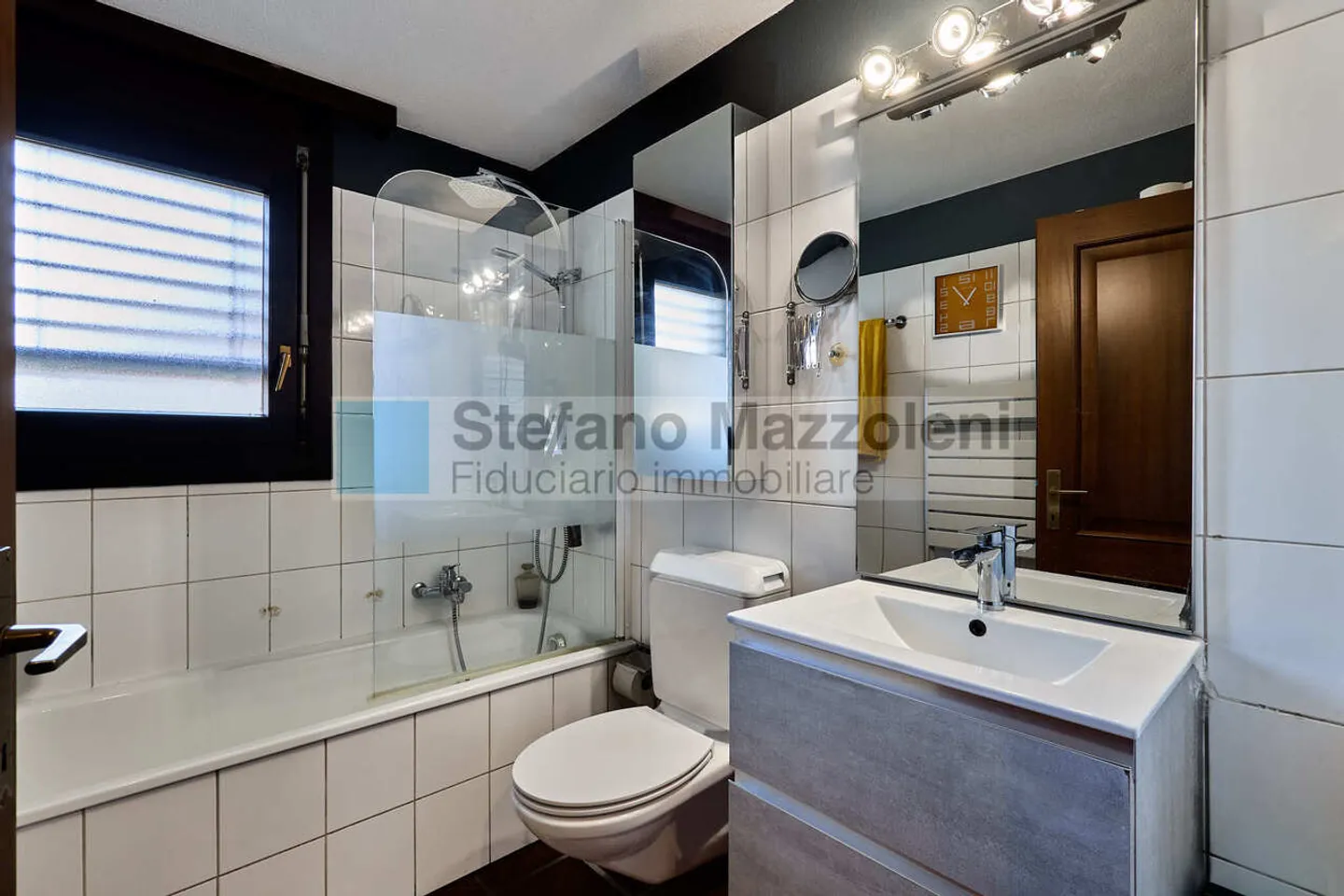 ARBEDO - À vendre un joli appartement mansardé de 2,5 pièces à Arbedo - Photo 5 sur 12