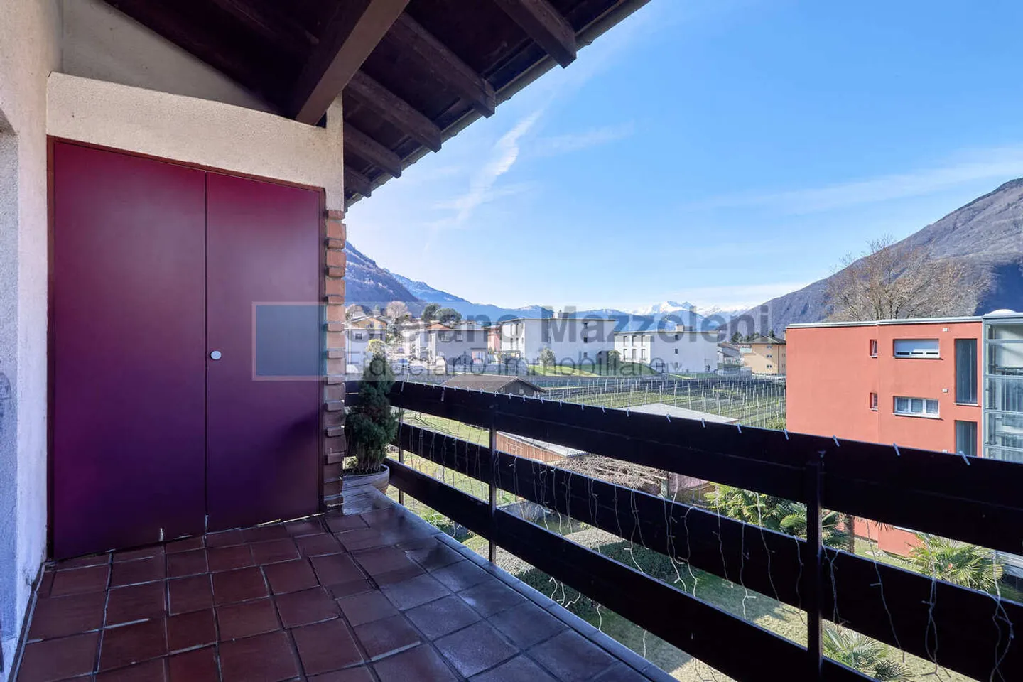 ARBEDO - À vendre un joli appartement mansardé de 2,5 pièces à Arbedo - Photo 8 sur 12