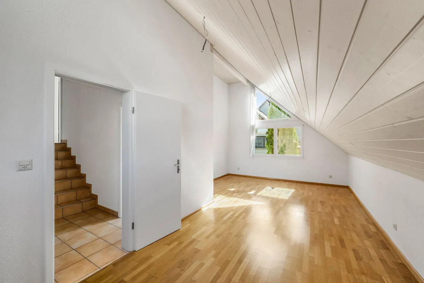 Ruhig gelegen, weit oben: Einfamilienhaus mit Panoramablick - Photo 8 of 15
