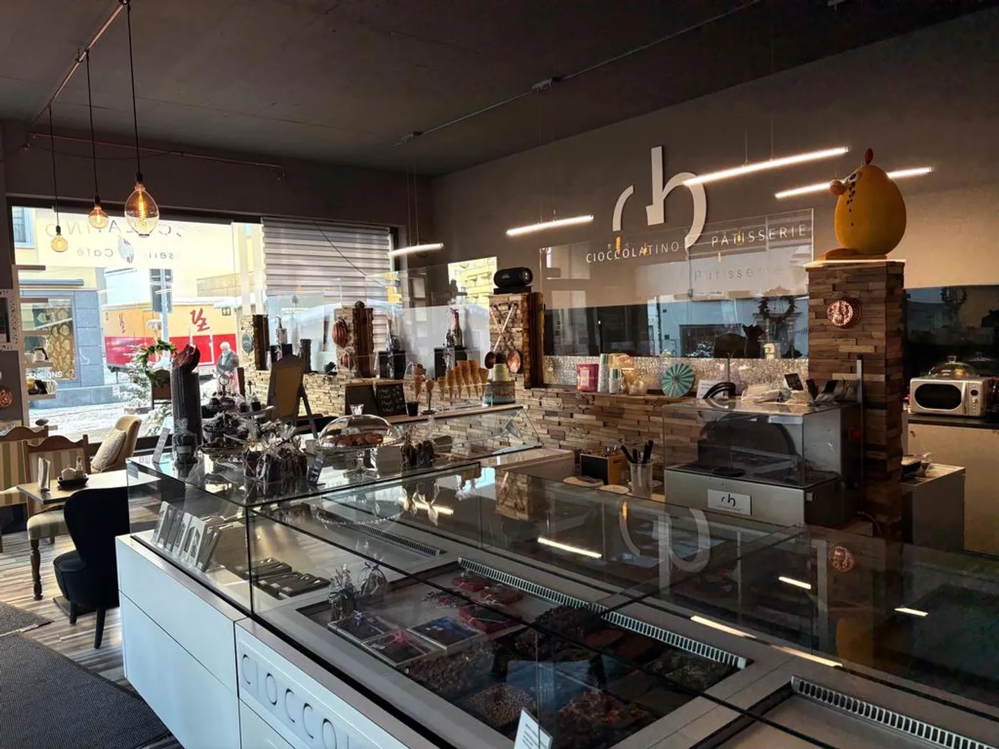 Spazio commerciale attraente nel cuore di Einsiedeln in affitto - Foto 4 di 11