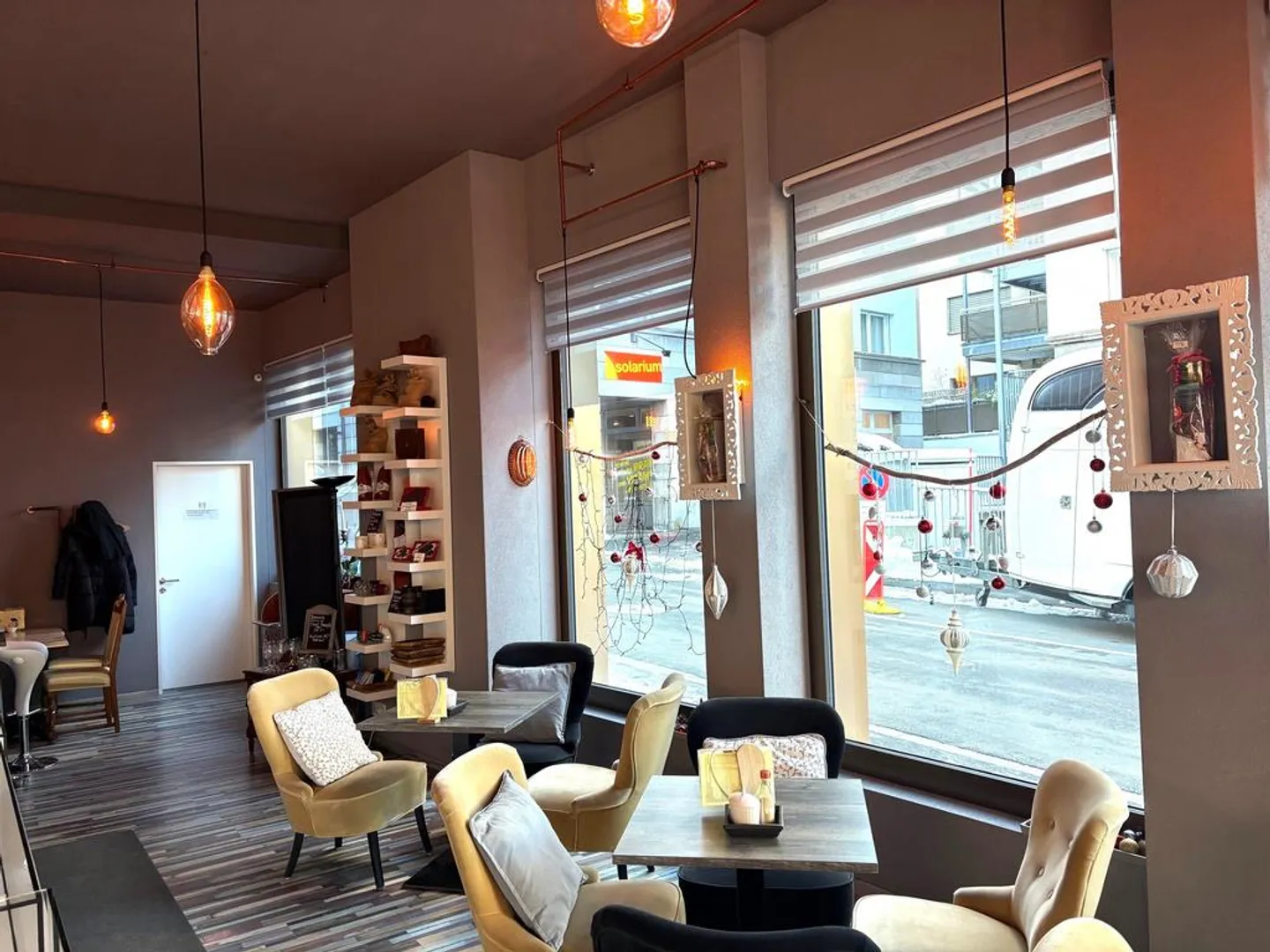 Spazio commerciale attraente nel cuore di Einsiedeln in affitto - Foto 5 di 11