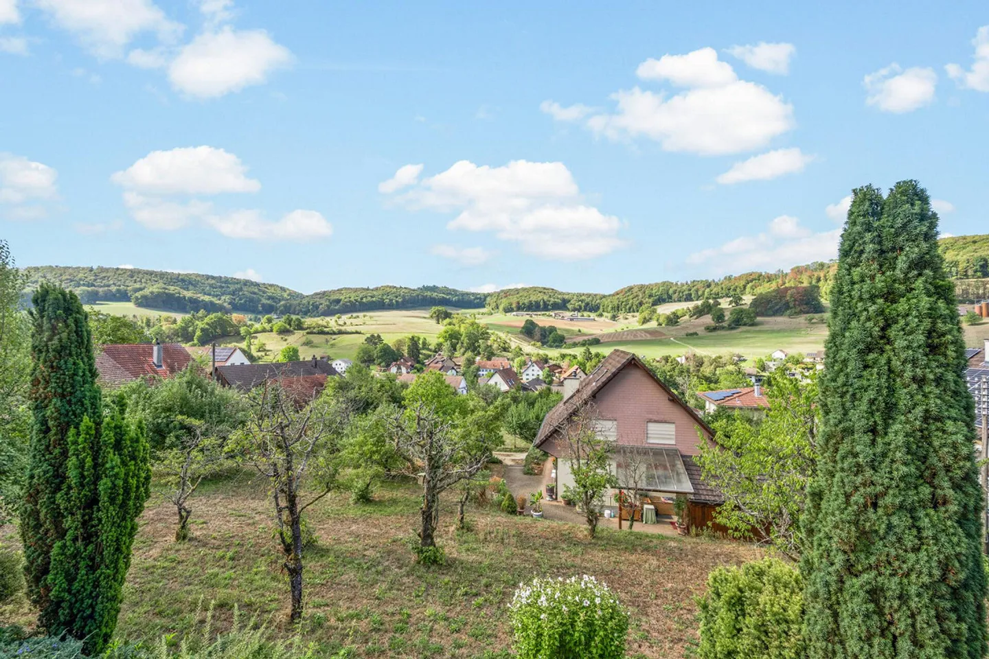 Ruhig gelegen, weit oben: Einfamilienhaus mit Panoramablick - Photo 12 of 15