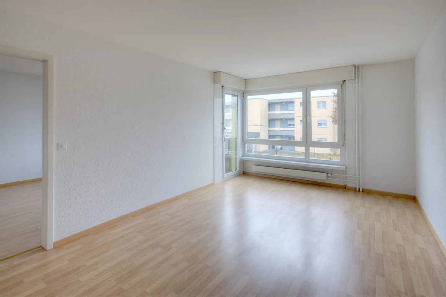 Apartment for rent - Photo 2 of 5