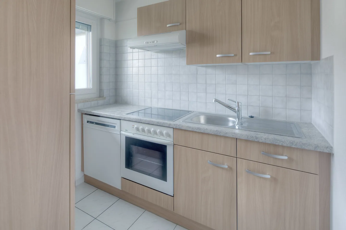 Apartment for rent - Photo 3 of 5