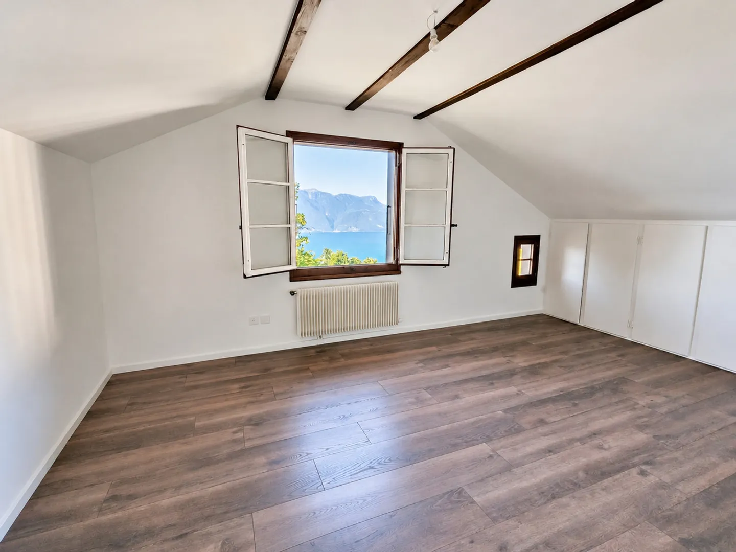 Charming Chalet with Stunning Views - Photo 7 of 18