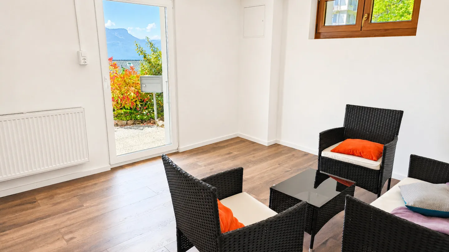 Charming Chalet with Stunning Views - Photo 8 of 18