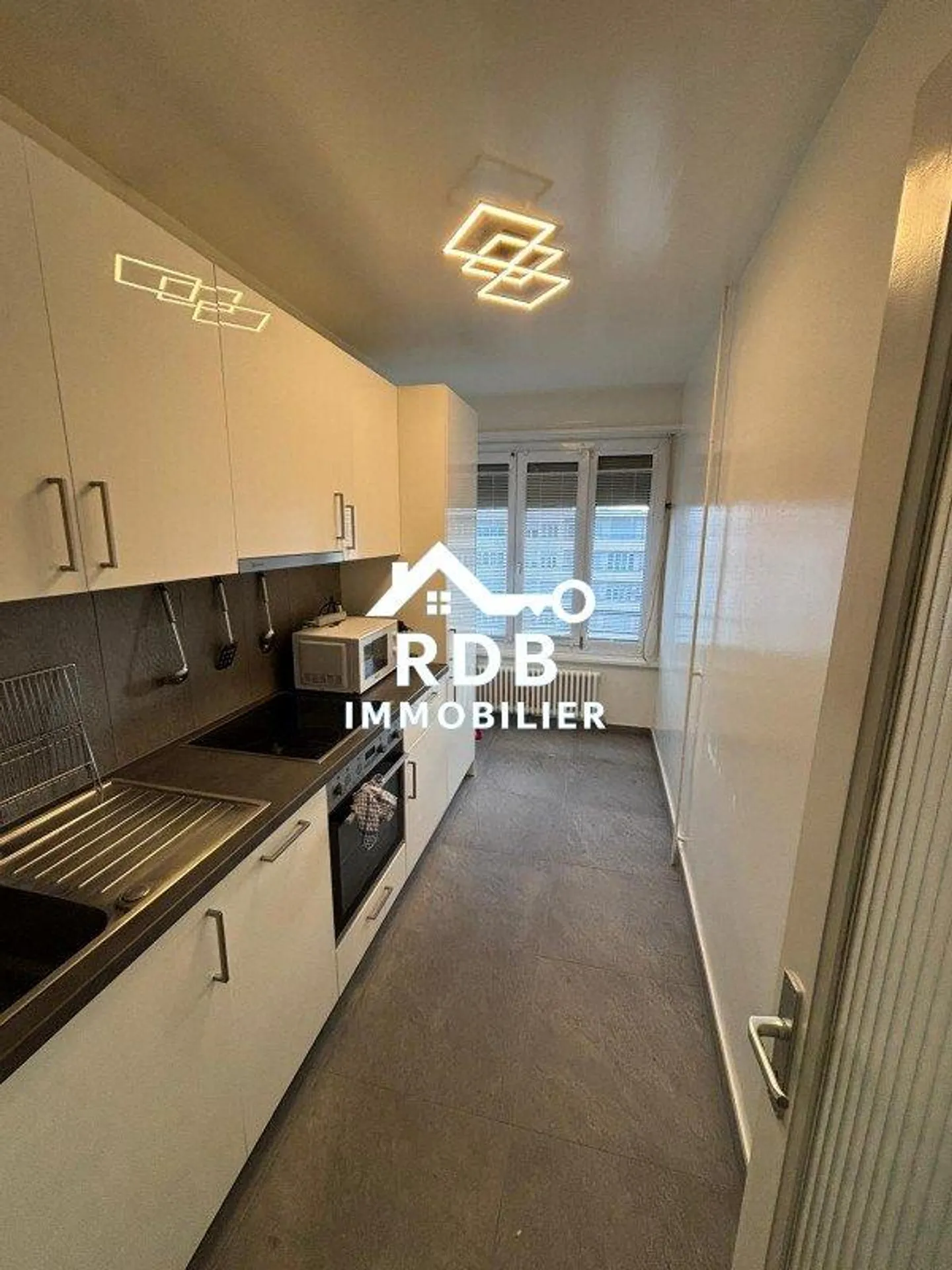 Bright 2.5-Room Apartment in Meyrin - Photo 2 of 2