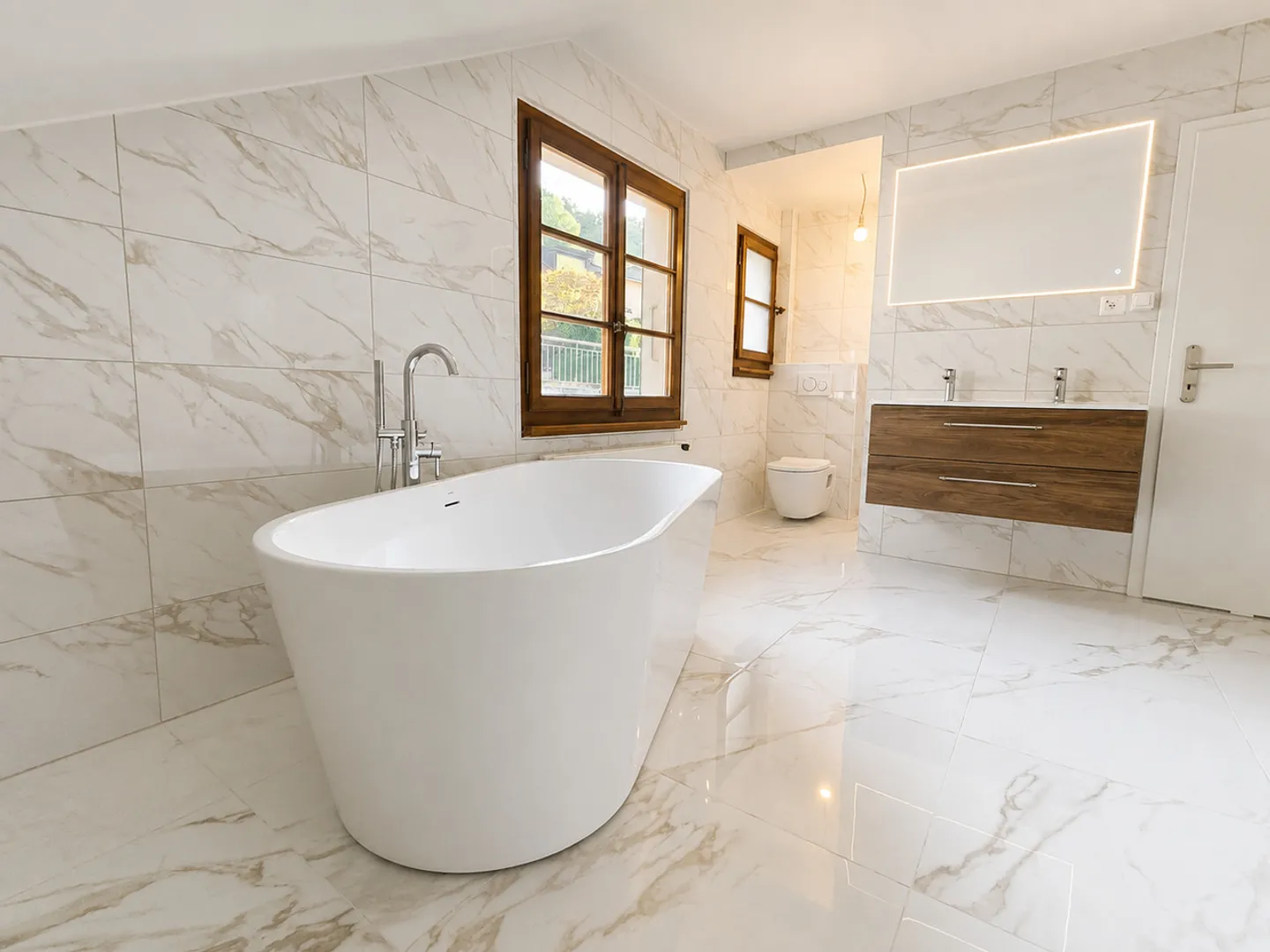 Charming Chalet with Stunning Views - Photo 10 of 18