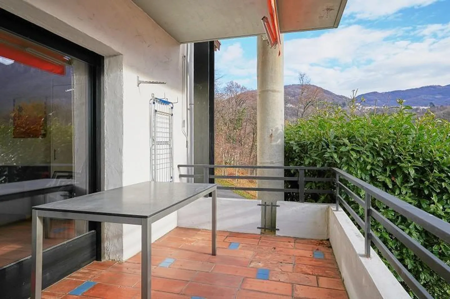 Appartement de 2 1/2 pièces dans un emplacement très calme et ensoleillé avec piscine - Photo 9 sur 24