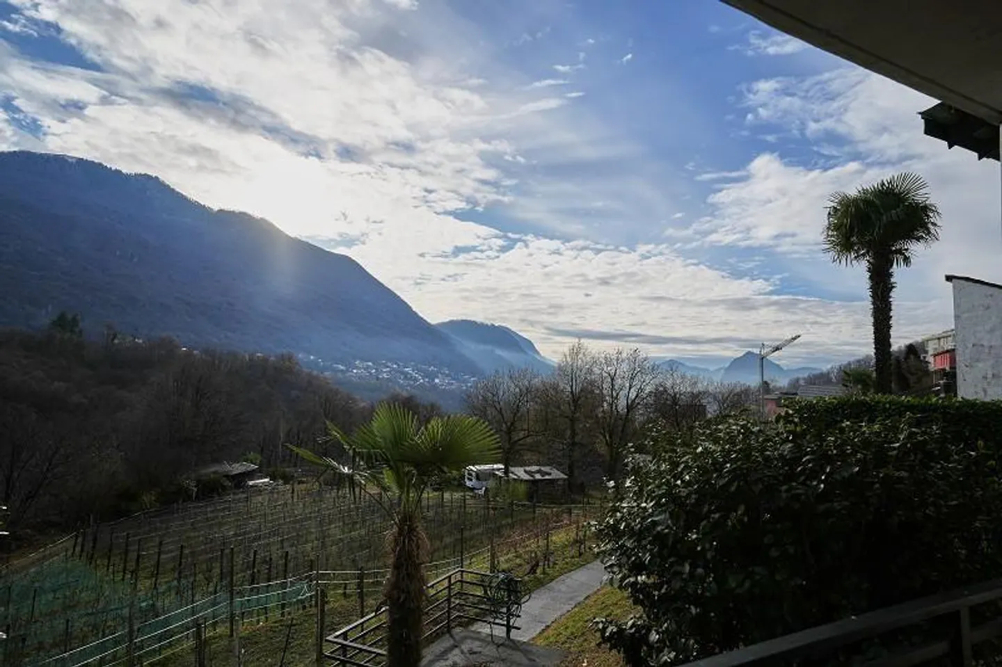 Appartement de 2 1/2 pièces dans un emplacement très calme et ensoleillé avec piscine - Photo 10 sur 24