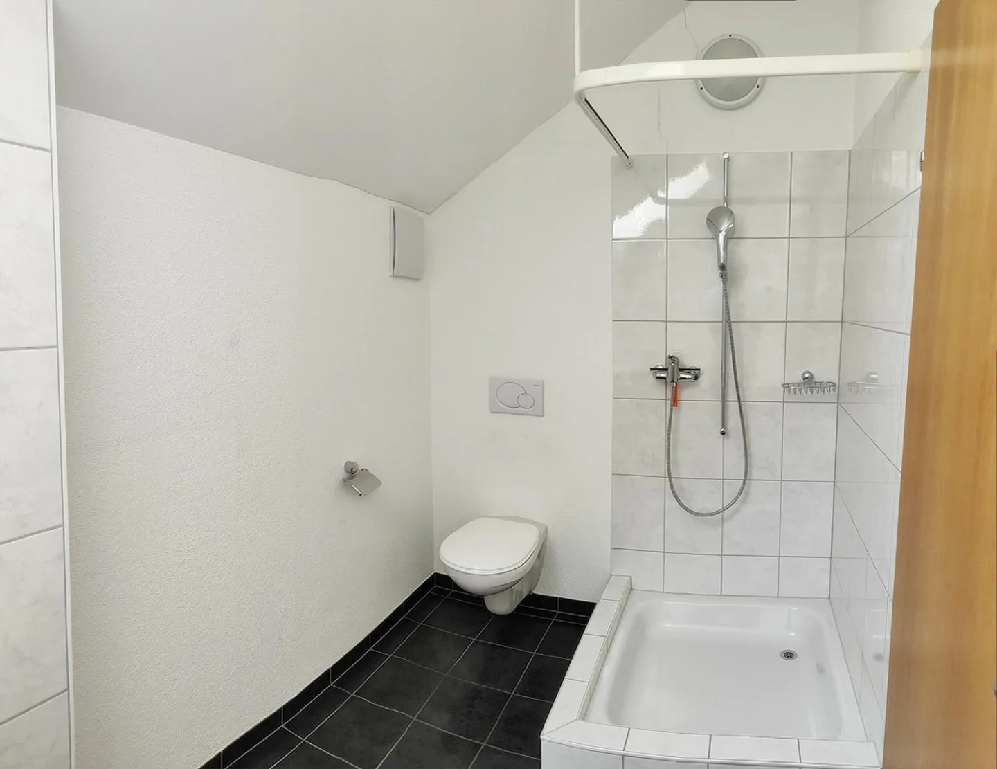 Geräumige Dachwohnung - Foto 9 von 13