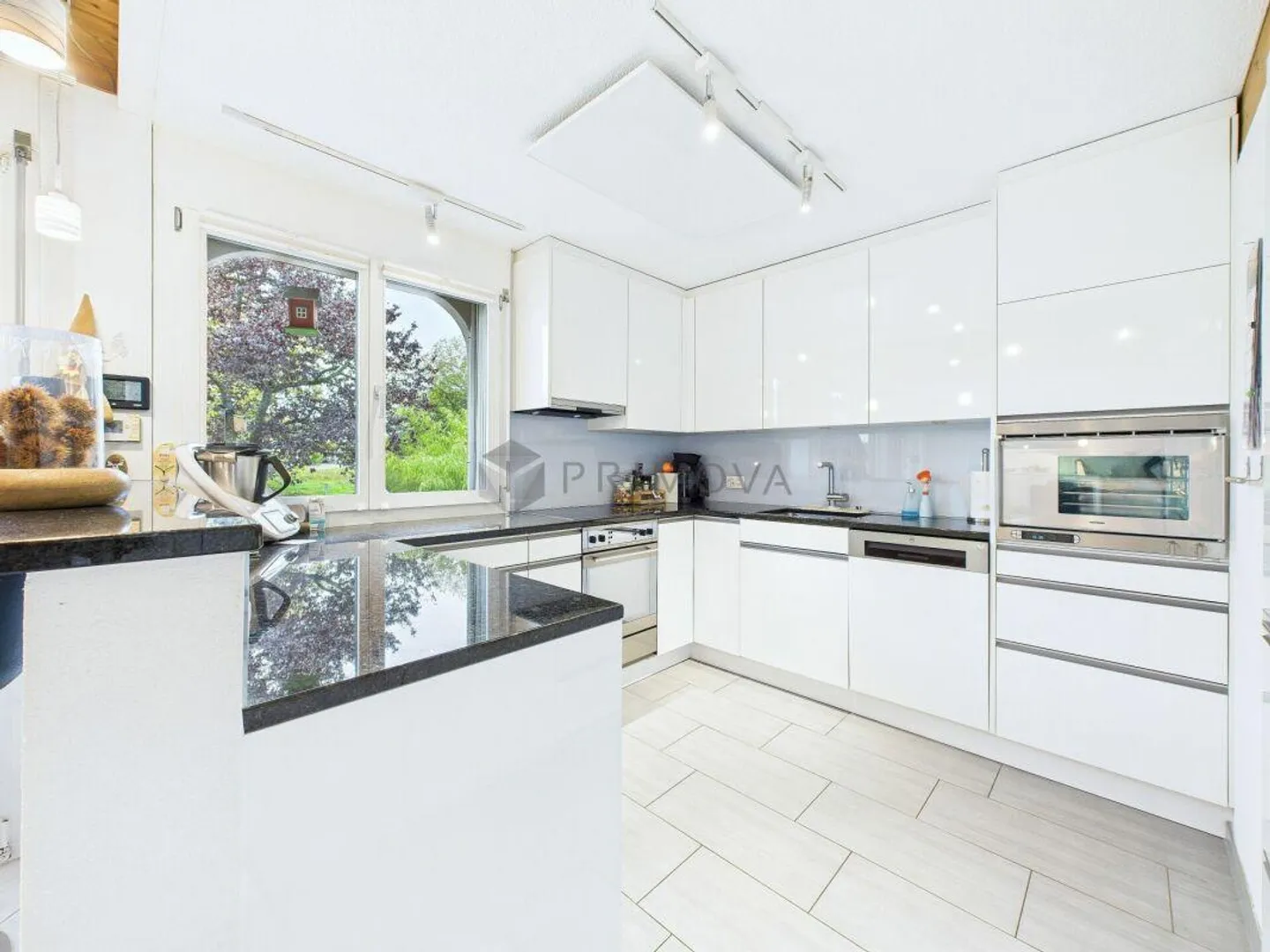 Charming single-family home with idyllic garden dream awaits new residents - Photo 6 of 12