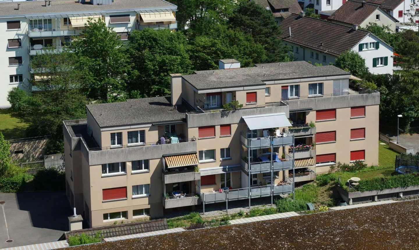 Renovierte Attikawohnung mit Terrasse - Foto 1 von 2