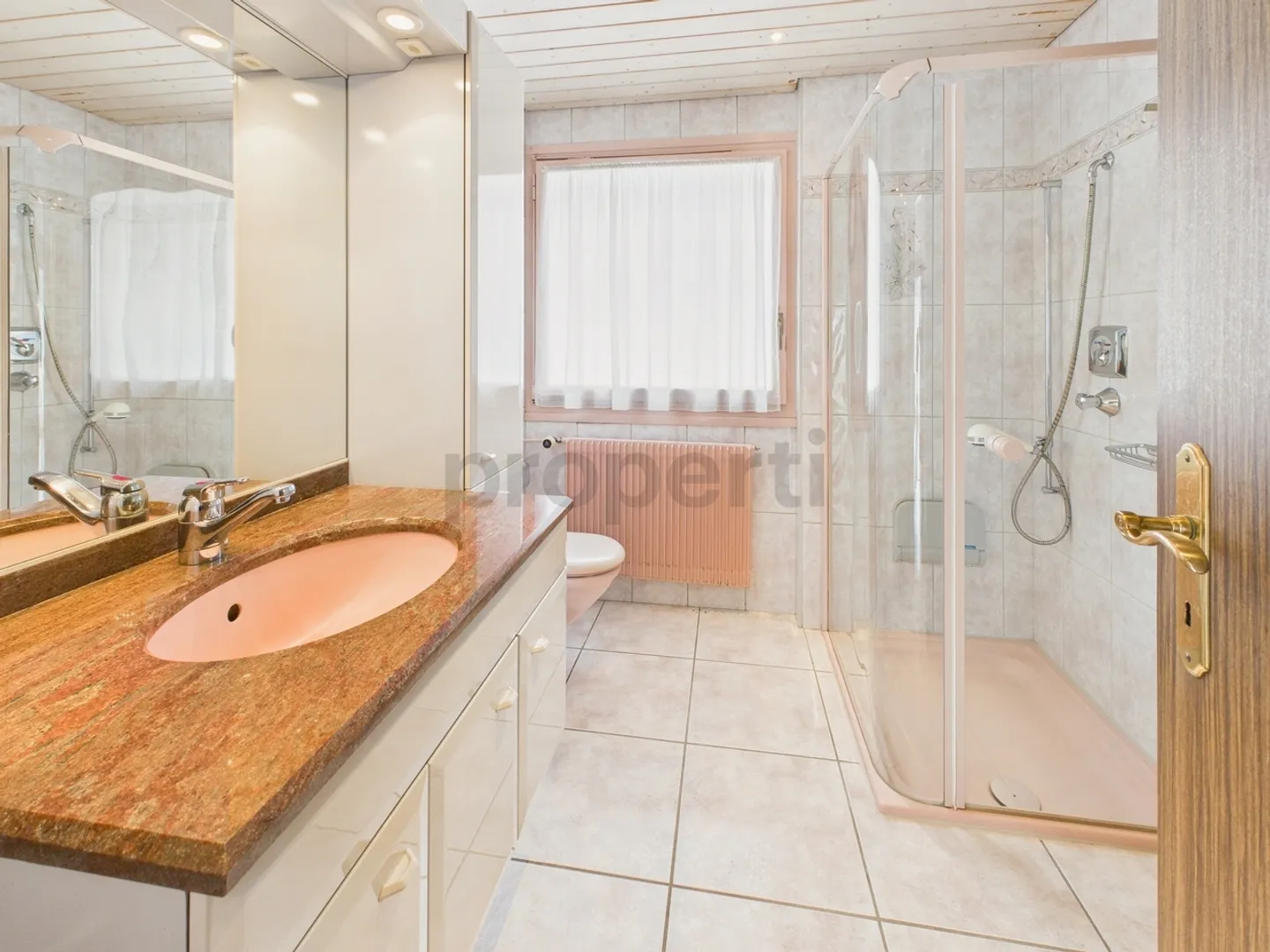 Grosszuegiges 6.5-Zimmer Einfamilienhaus mit Garten an einzigartiger Lage an der Aare in Interlaken - Photo 11 sur 13