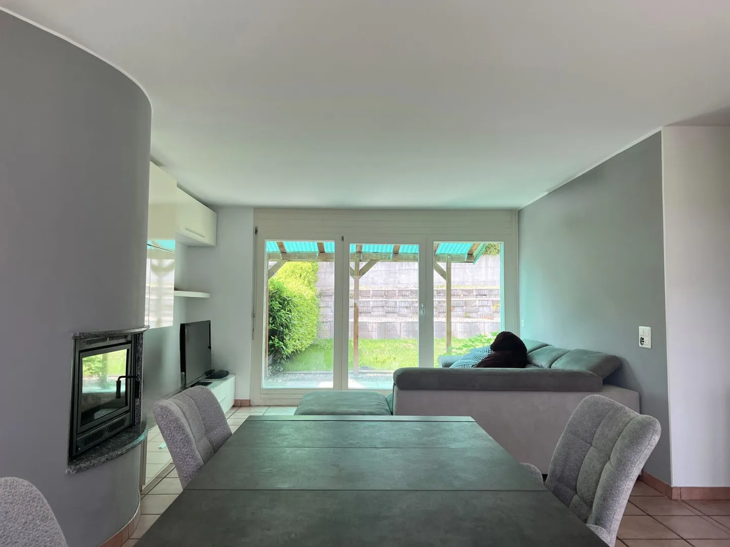 Maison individuelle moderne avec terrasse et jardin privé - Photo 7 sur 12