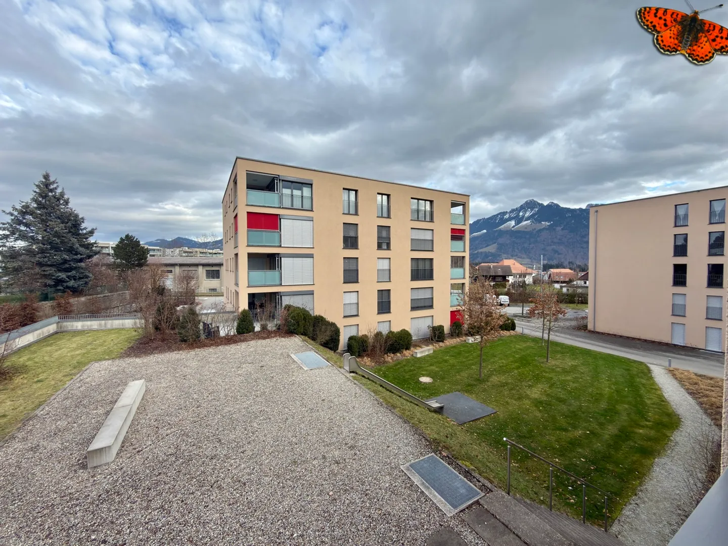 CHARMANTE 3 ½ ZIMMER - Im Herzen von Tour-de-Trême! - Foto 1 von 16