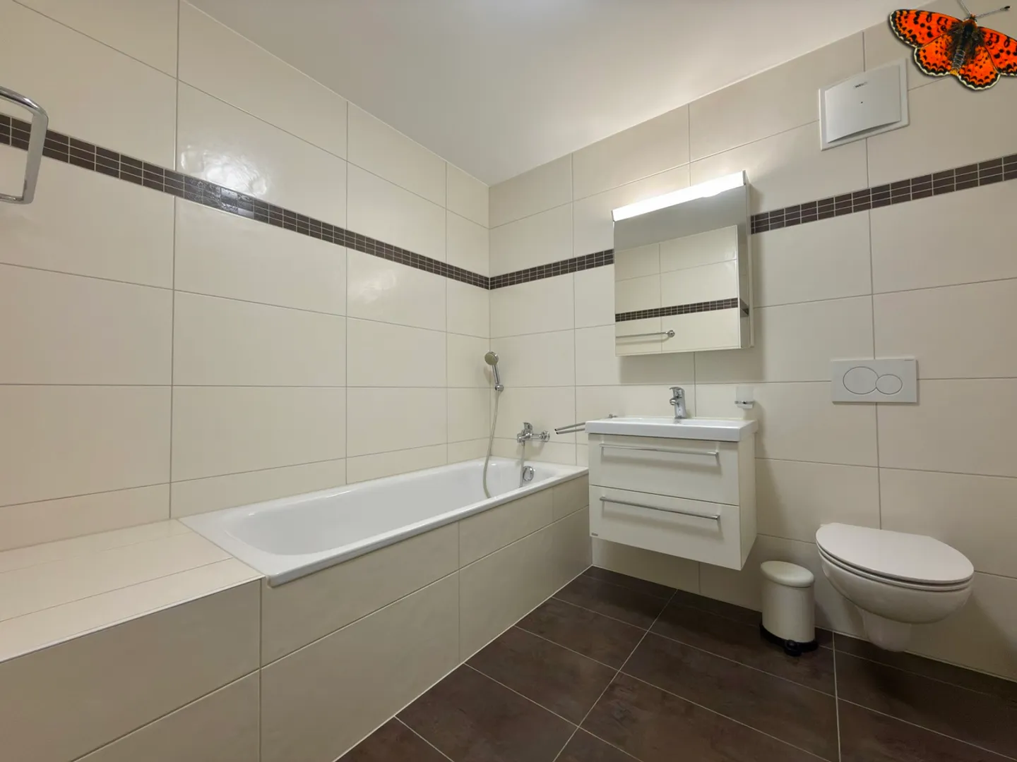 CHARMANTE 3 ½ ZIMMER - Im Herzen von Tour-de-Trême! - Foto 2 von 16