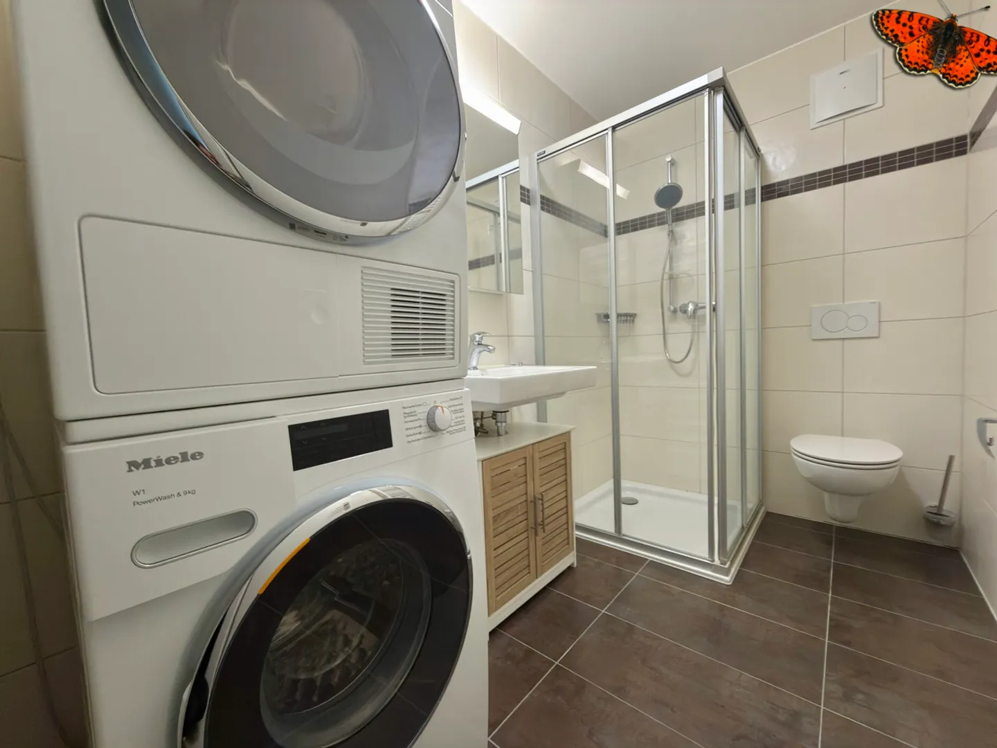 CHARMANTE 3 ½ ZIMMER - Im Herzen von Tour-de-Trême! - Foto 3 von 16