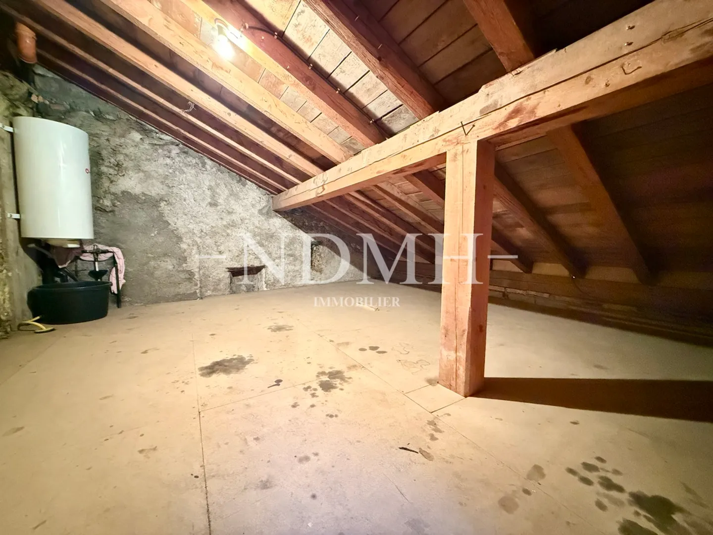 Appartamento spazioso di 4.5 stanze nel cuore del villaggio - Foto 8 di 8