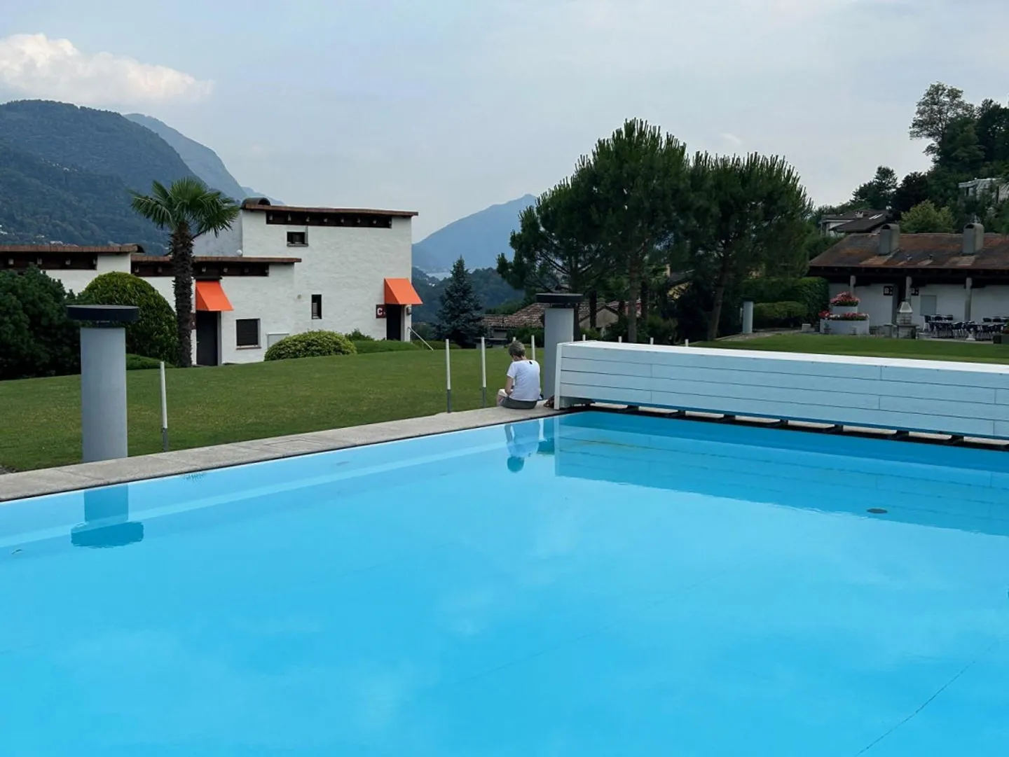 Appartement de 2 1/2 pièces dans un emplacement très calme et ensoleillé avec piscine - Photo 14 sur 24